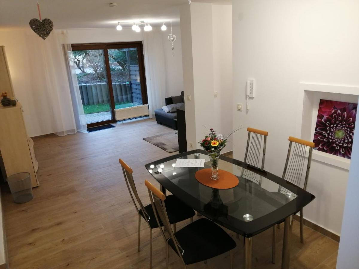 Schoneck Ebenerdige Ferienwohnung Mit Grosser Terrasse In Der Naehe Des Waldes, Zum Wohlfuehlen מראה חיצוני תמונה