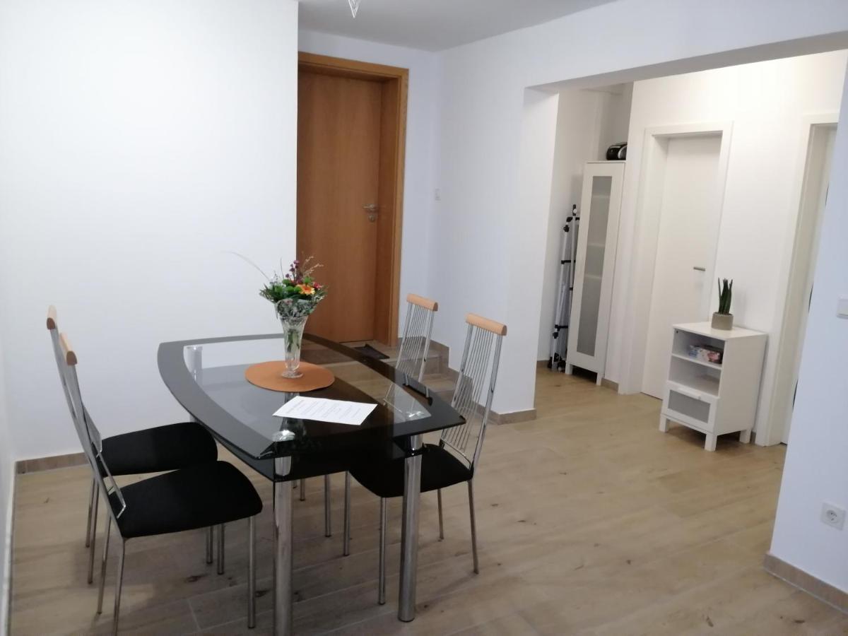 Schoneck Ebenerdige Ferienwohnung Mit Grosser Terrasse In Der Naehe Des Waldes, Zum Wohlfuehlen מראה חיצוני תמונה