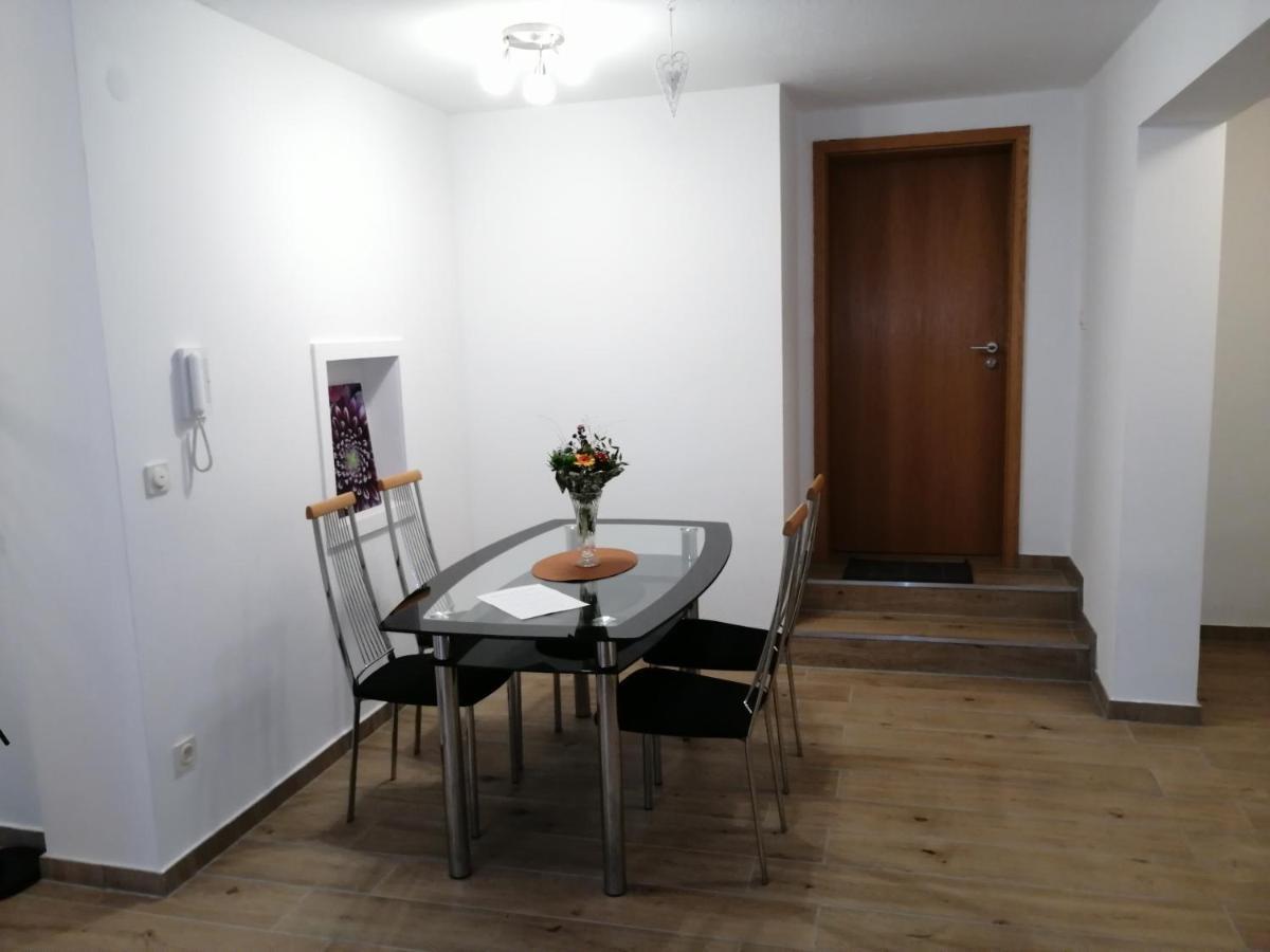 Schoneck Ebenerdige Ferienwohnung Mit Grosser Terrasse In Der Naehe Des Waldes, Zum Wohlfuehlen מראה חיצוני תמונה